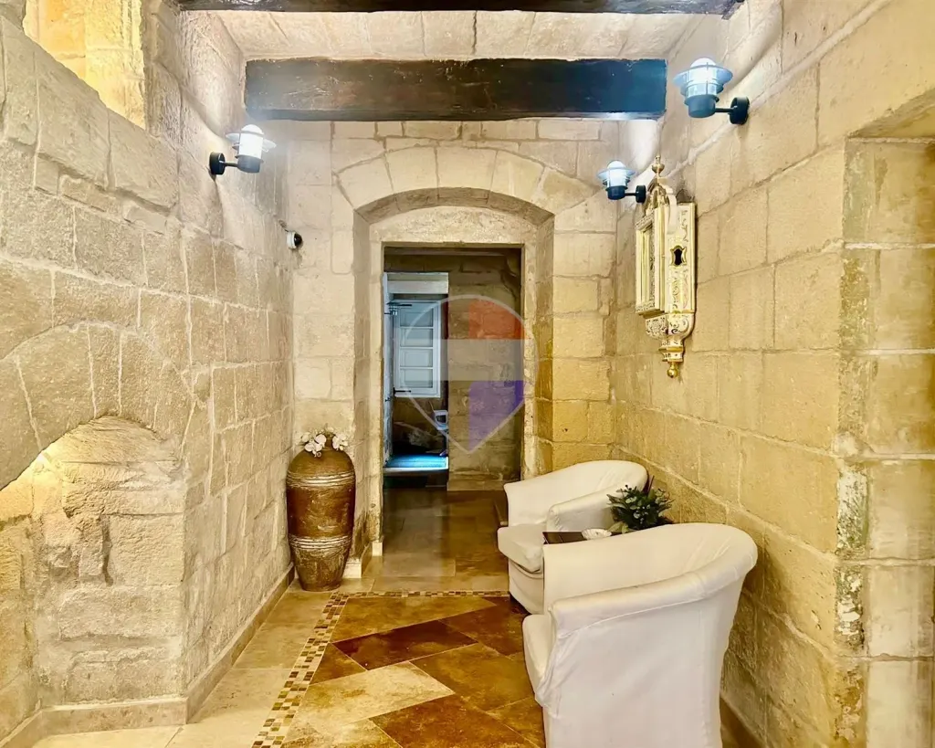 6-bedroom commercial in Valletta — photo 3