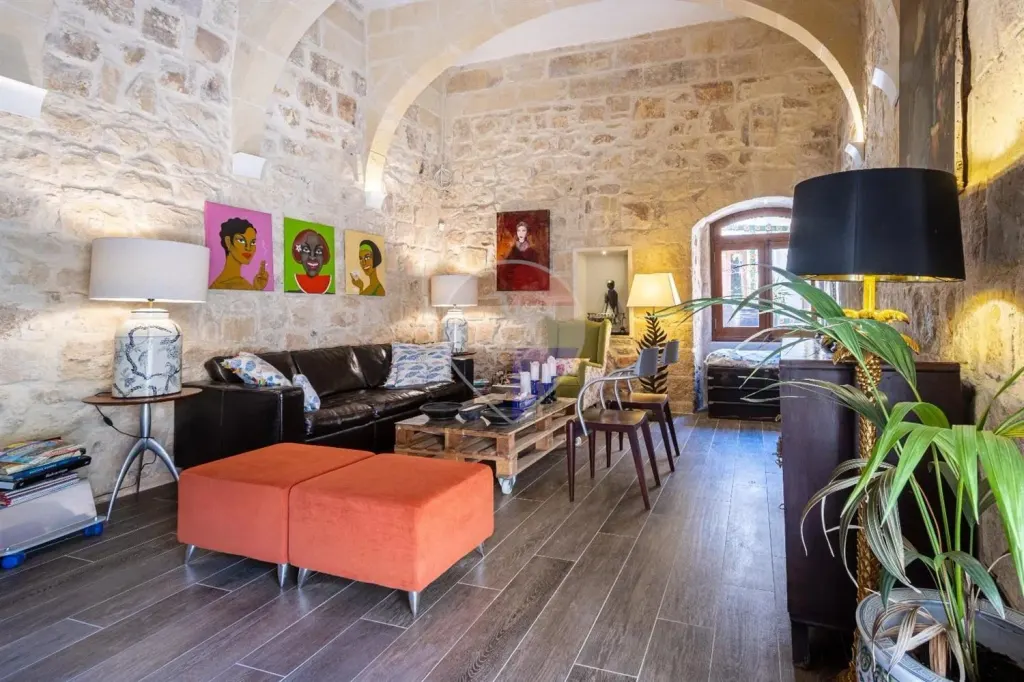 House of character in Birkirkara — photo 10