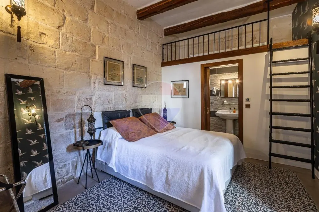 House of character in Birkirkara — photo 17