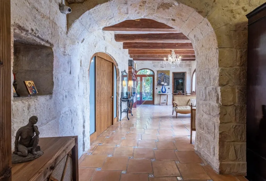 House of character in Birkirkara — photo 13