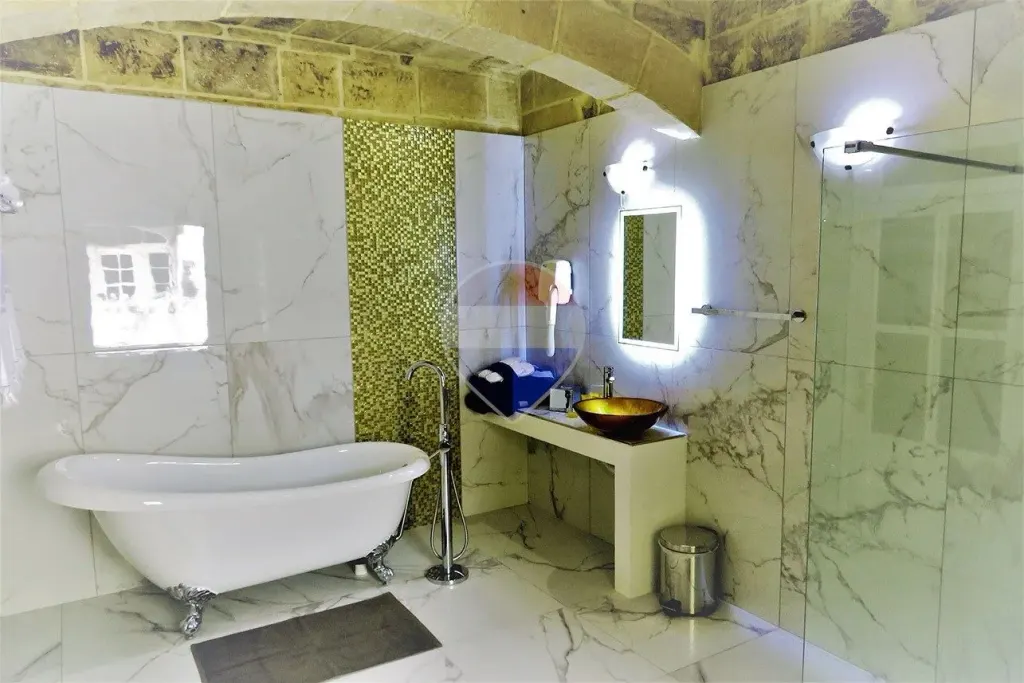 Guest House in Valletta — photo 10