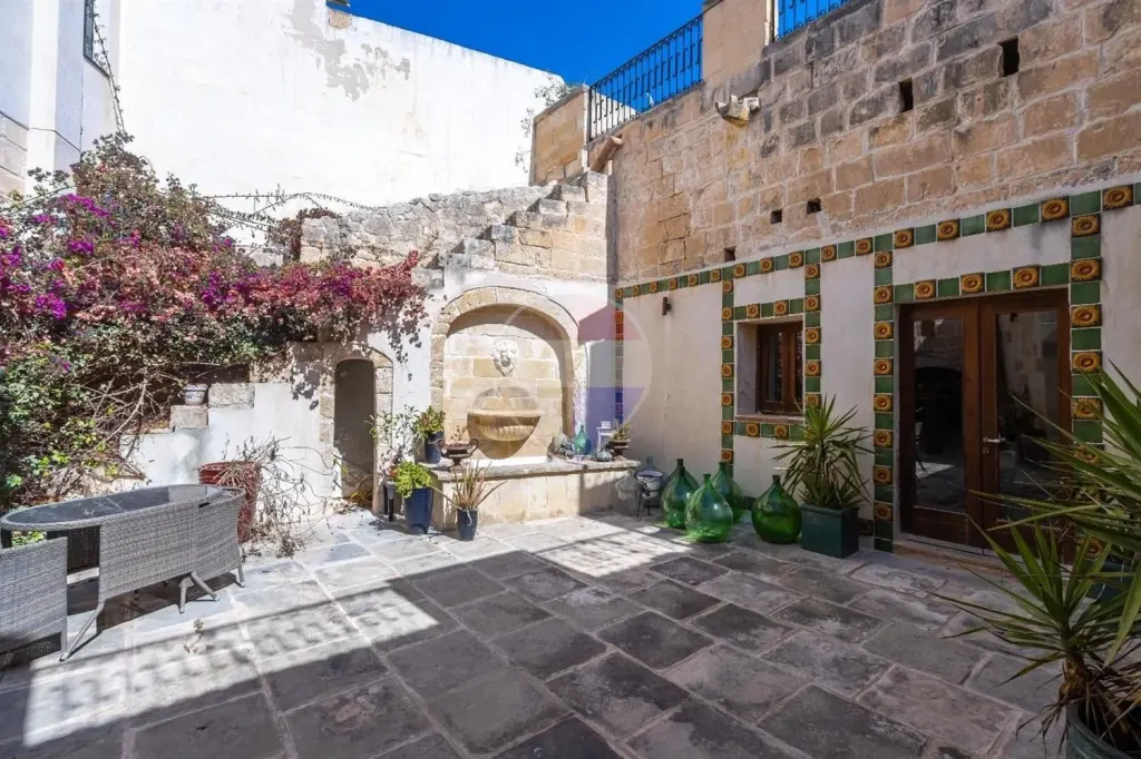 House of character in Birkirkara — photo 6