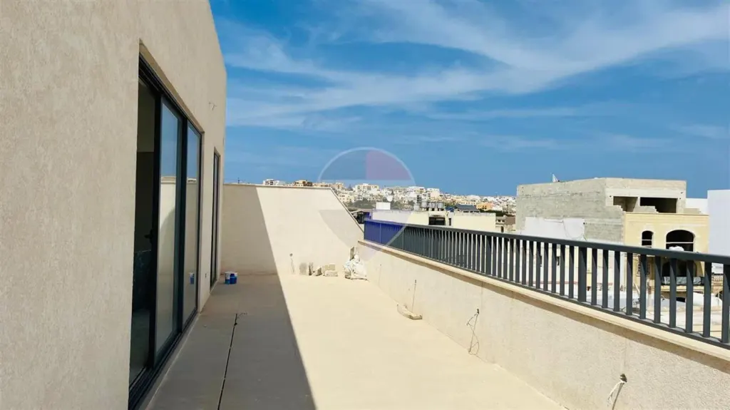 1-bedroom penthouse in Mosta, Mosta