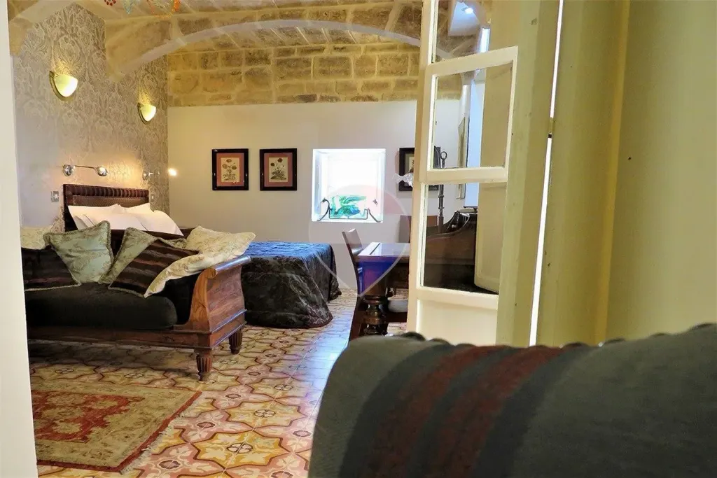 Guest House in Valletta — photo 9