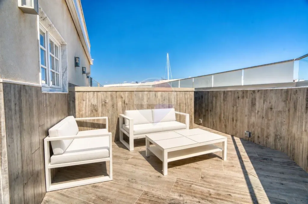 3-bedroom penthouse in Mosta — photo 12