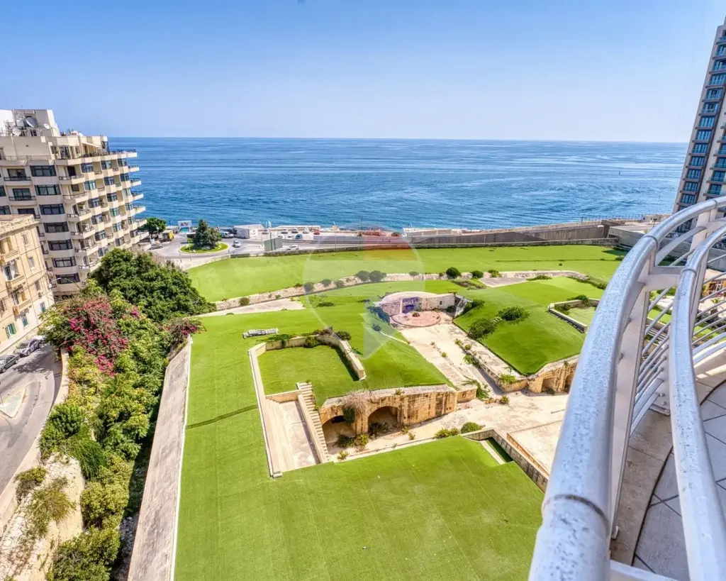 Fort Cambridge – Apartment, Sliema