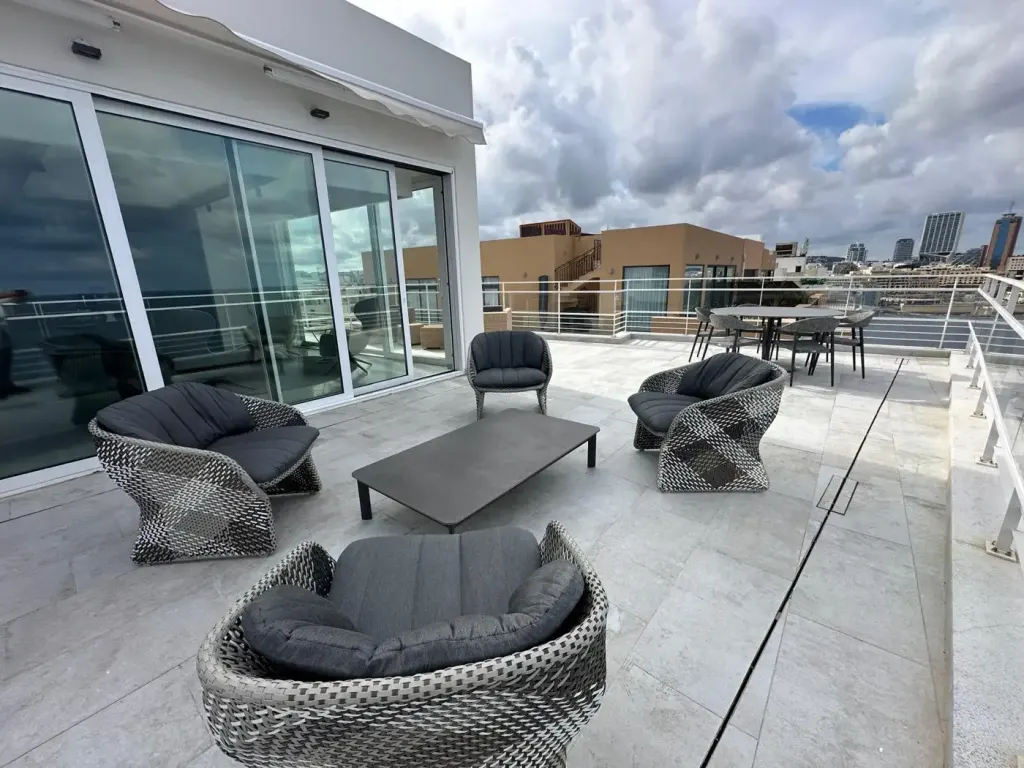 Sliema Seafront – Penthouse — photo 8