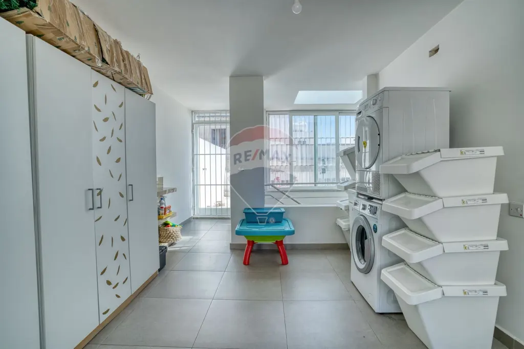 Townhouse in Sliema — photo 26