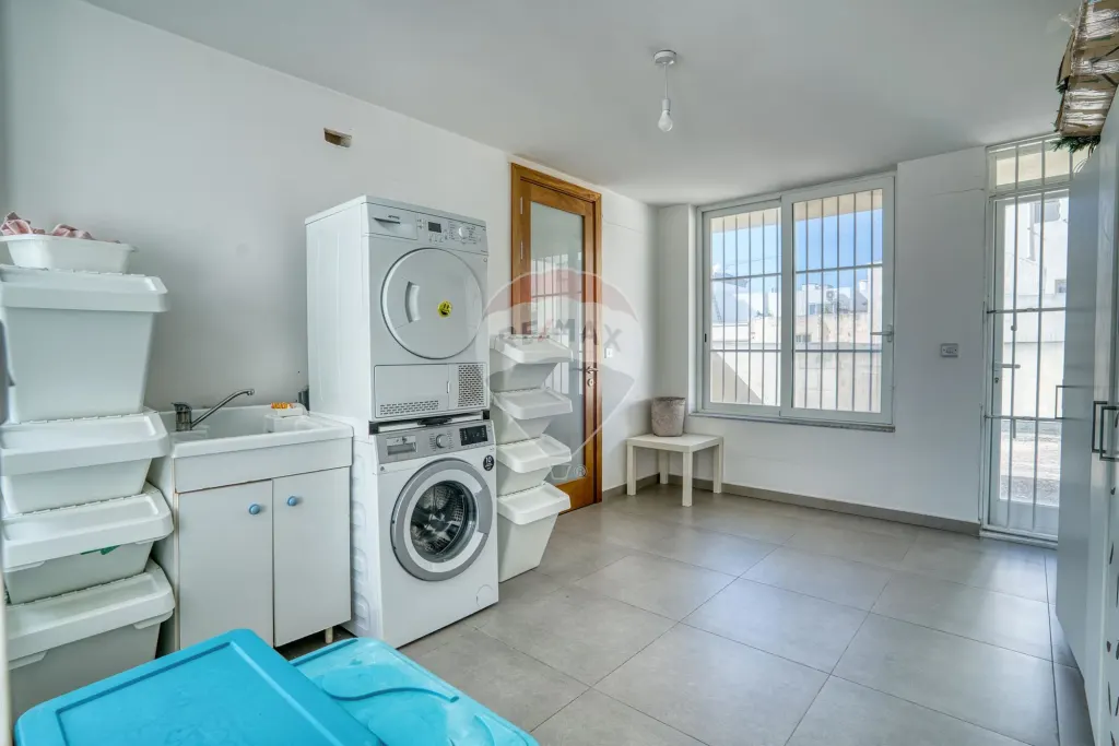 Townhouse in Sliema — photo 25