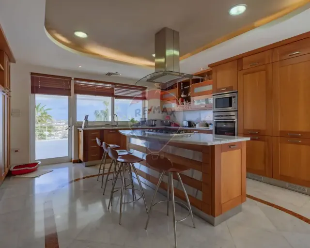 Bungalow – Santa Maria Estate — photo 4