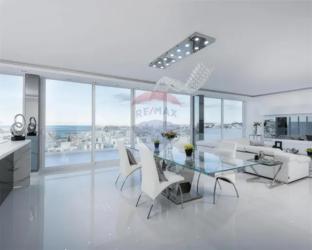 Penthouse with rooftop pool — photo 2